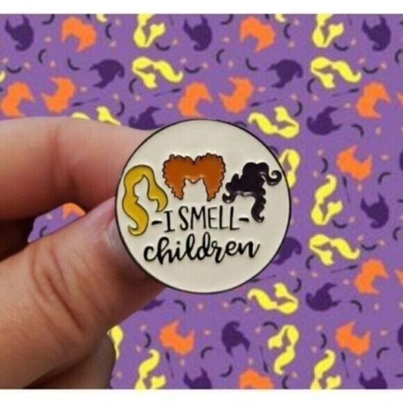 3/20 Hocus Pocus I Smell Children Enamel Pin - Picture 1 of 1